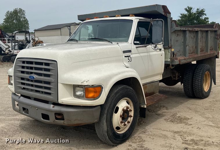 1995 Ford F700 dump truck - DU9033