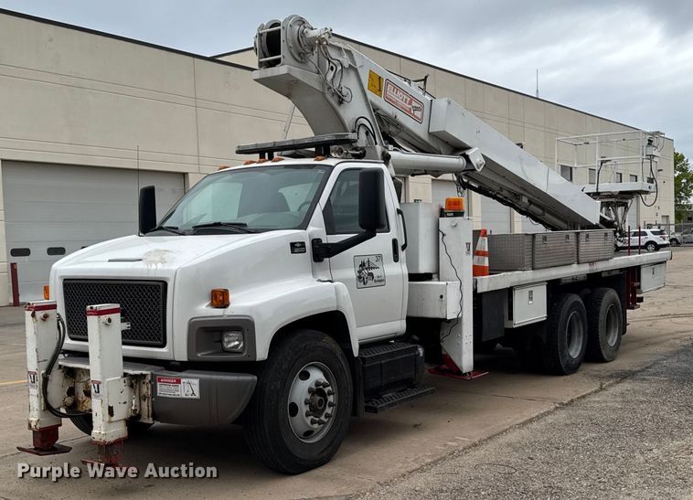 2007 Chevrolet C8500 bucket truck - DV2585