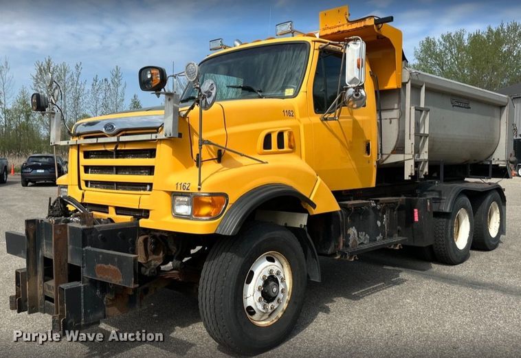 1998 Ford LT9000 dump truck - EB2520