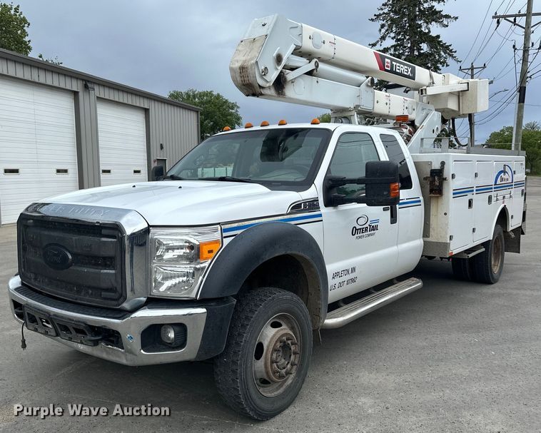 2013 Ford F550 Super Duty XLT Supercab bucket truck - EB2573