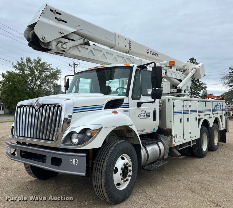 2009 International WorkStar 7400 bucket truck - EB2574