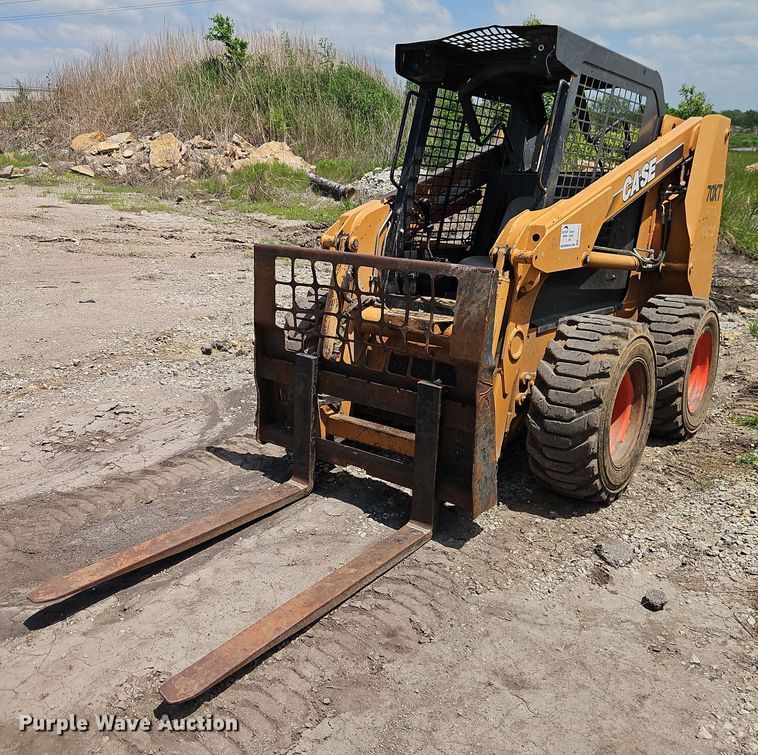 2004 Case 70XT skid steer loader - EB8063