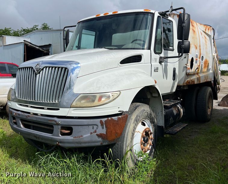 2007 International 4400 refuse truck - EL2078