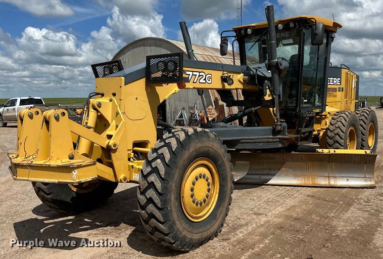 2010 John Deere 772G motor grader - EQ4737