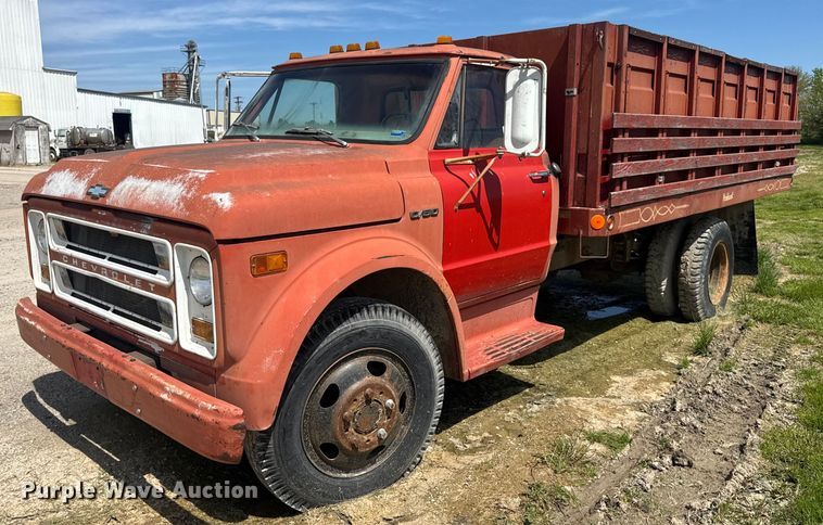 1969 Chevrolet C50 grain truck - DV4020