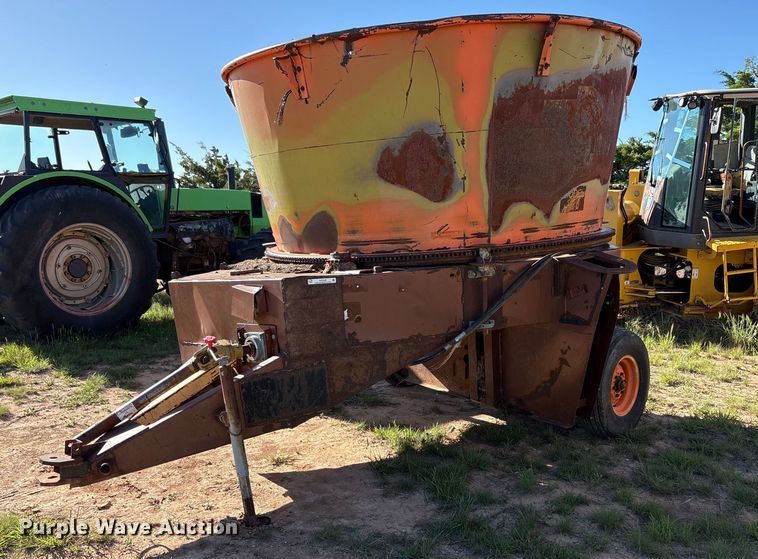 Roto Grind 760 tub grinder - DY2509