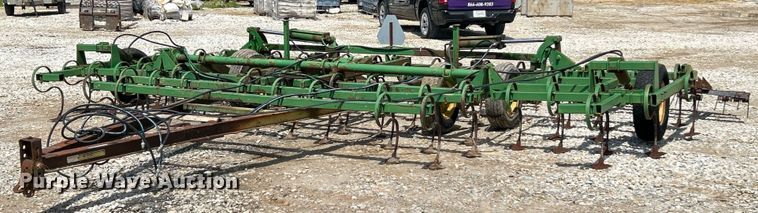 John Deere 940 field cultivator - EK8052