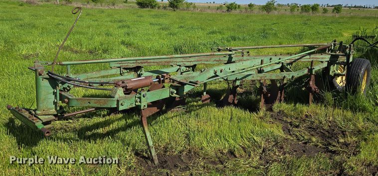 John Deere five bottom plow - EN8996