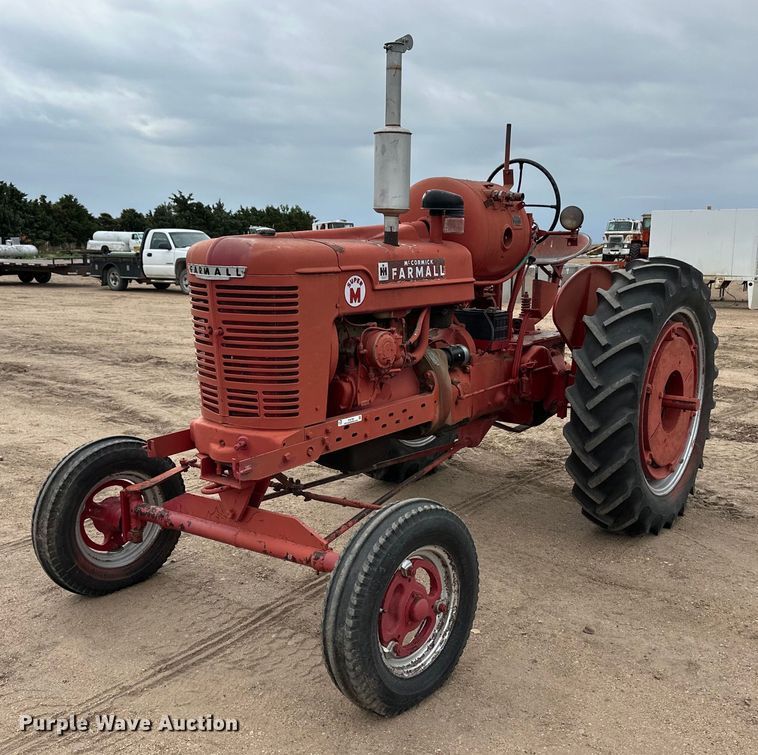 1952 International Harvester McCormick Farmall Super M tractor - EQ4796
