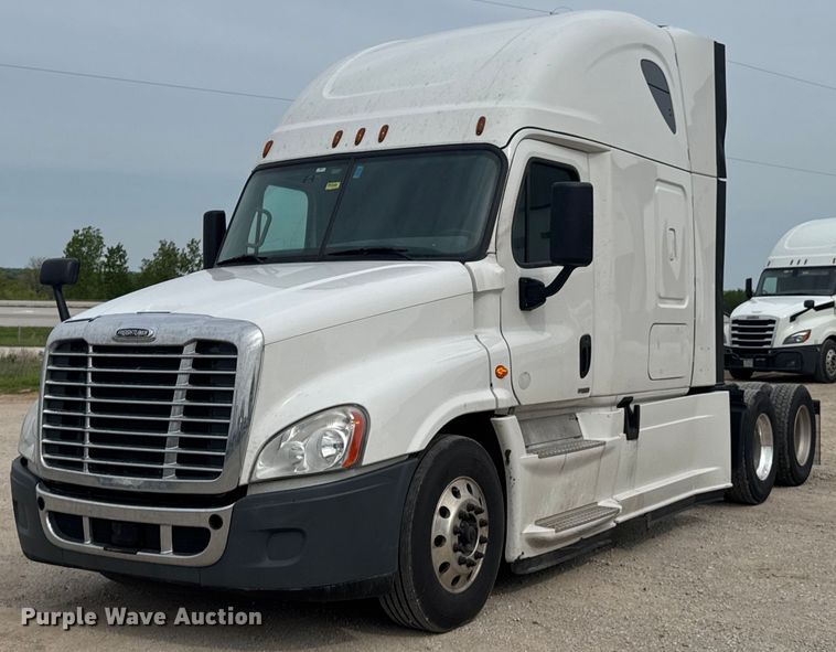2019 Freightliner Cascadia 125 semi truck - DO0960
