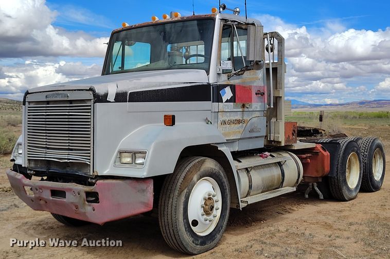 1986 Freightliner Conventional semi truck - DP4931