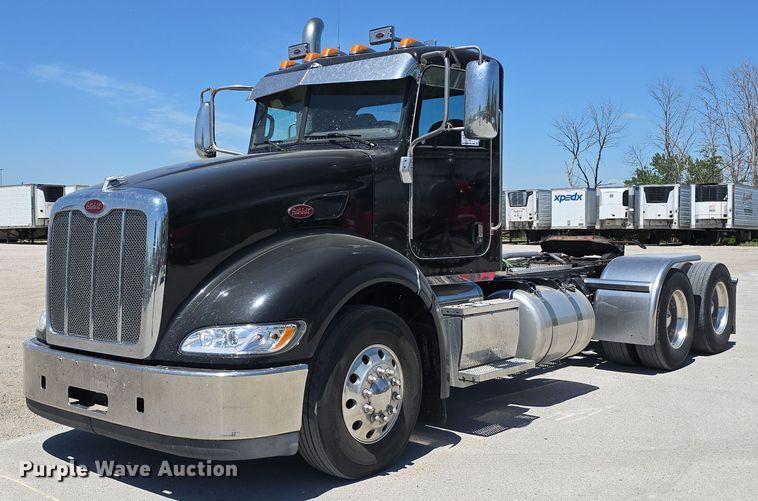 2010 Peterbilt 386 semi truck - DT6878