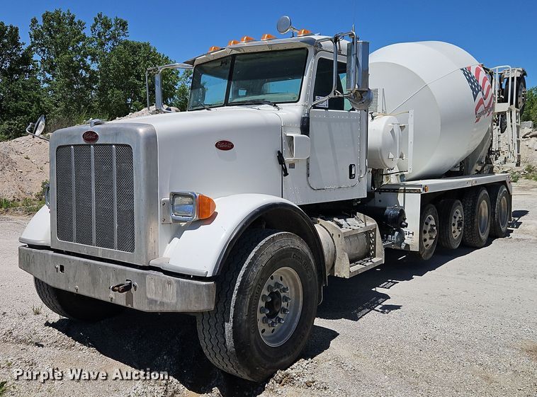 2012 Peterbilt 365 ready mix truck - EB8069