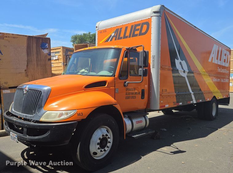 2012 International 4300  box truck - EC0979