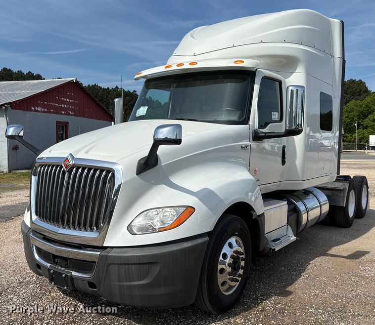 2020 International LT625 semi truck - EC3585