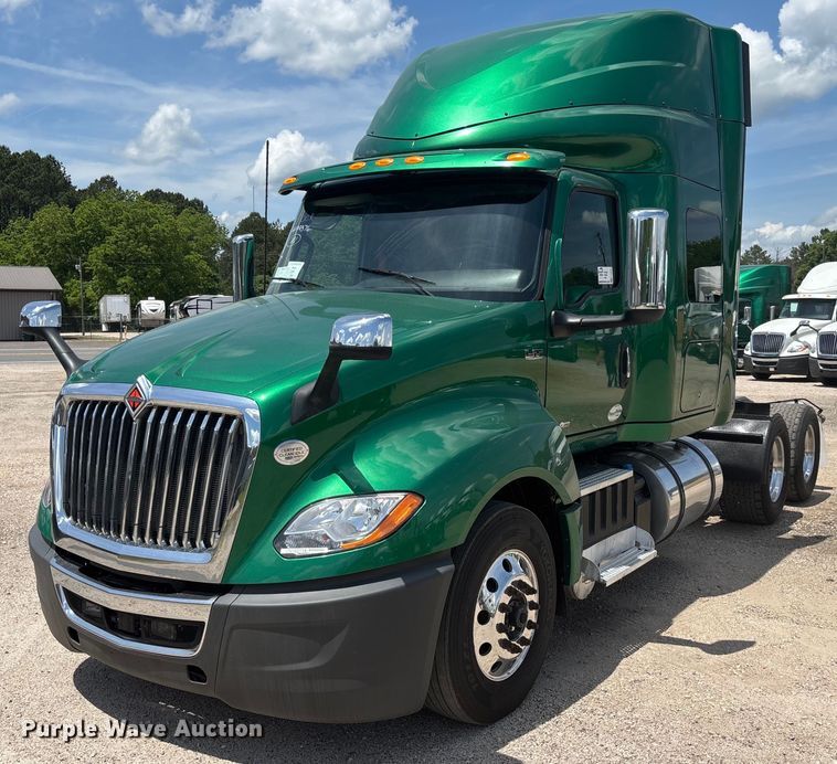 2020 International LT625 semi truck - EC3592