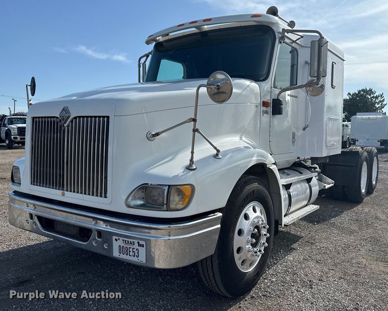 2003 International 9400i semi truck - EG5810
