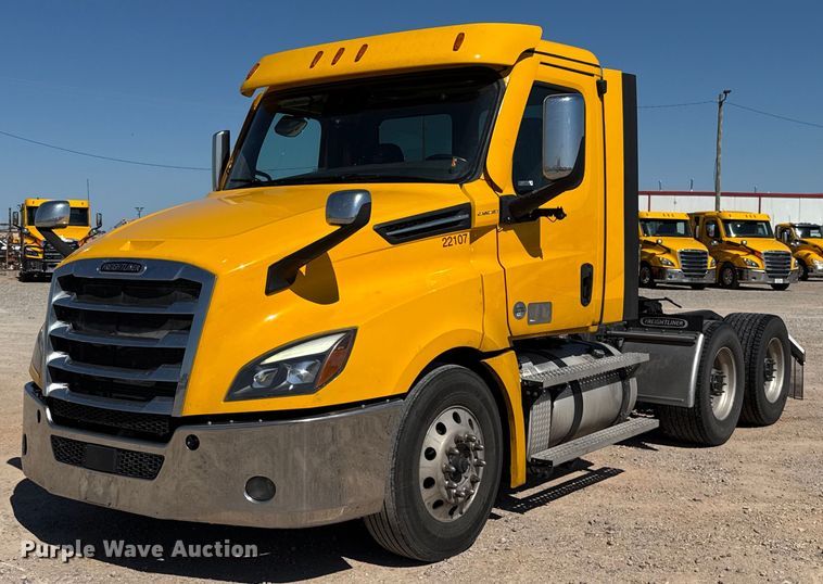 2022 Freightliner Cascadia 126 semi truck - EJ4574