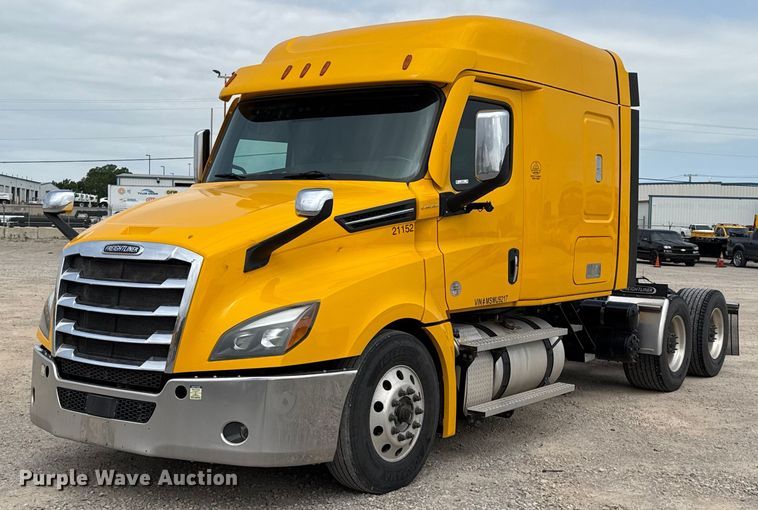 2021 Freightliner Cascadia 126 semi truck - EJ4579
