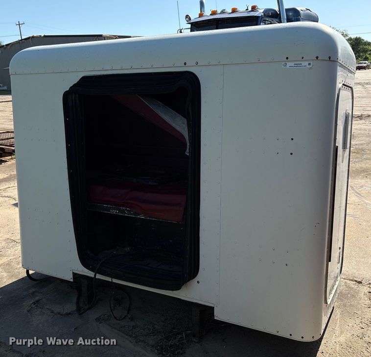 Peterbilt 379 sleeper - EM2509