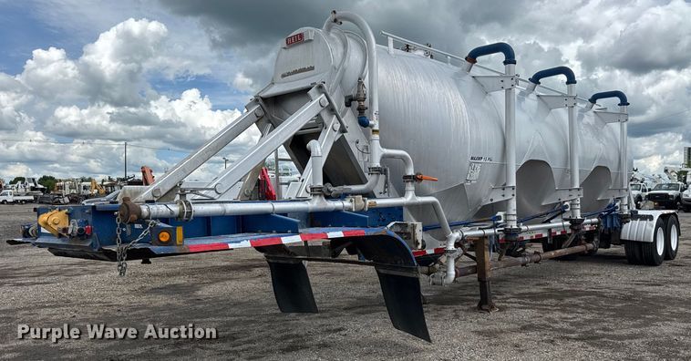 2001 Heil pneumatic dry bulk trailer - EQ1480