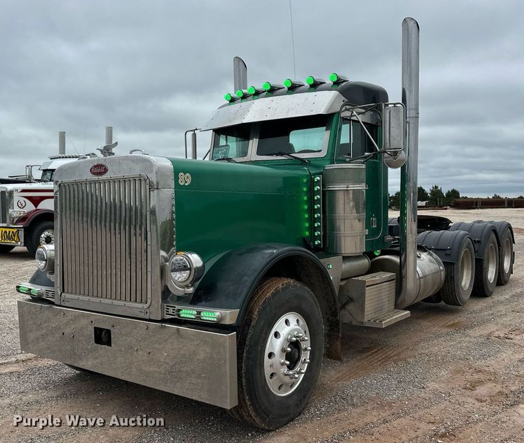 2000 Peterbilt 379 semi truck - EQ4725