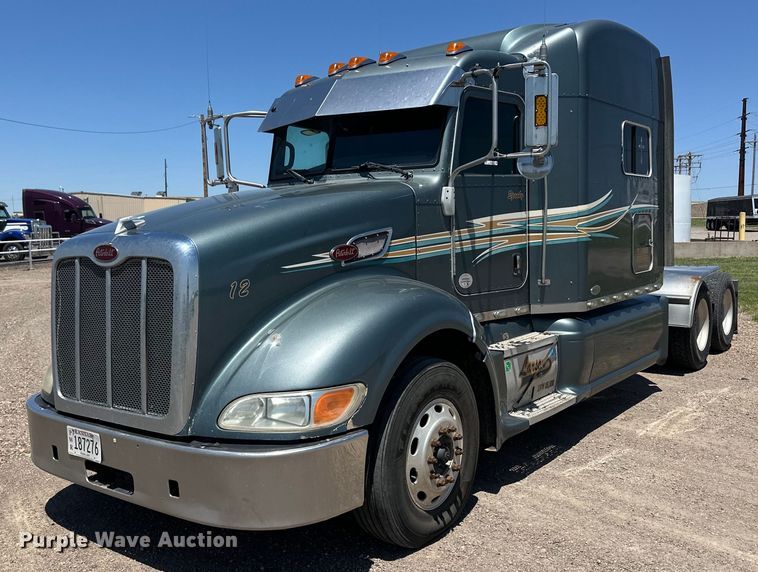 2010 Peterbilt 386 semi truck - EQ4751