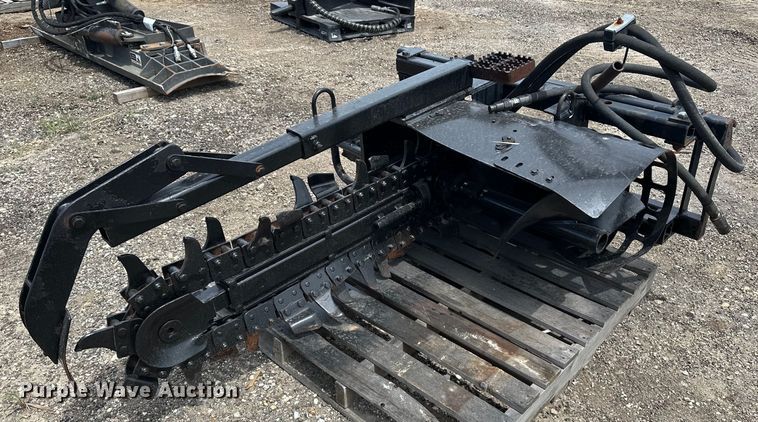 John Deere TR36B skid steer trencher - DF8540