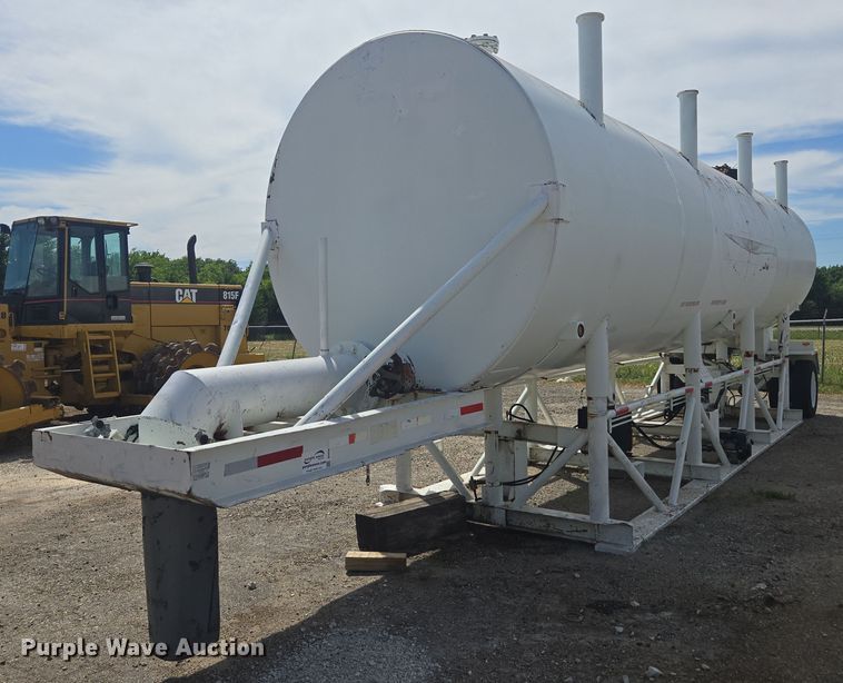 2006 Niece Equipment portable water tower - DF8550