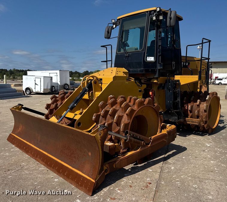 2018 Caterpillar 815K soil compactor - DW1895