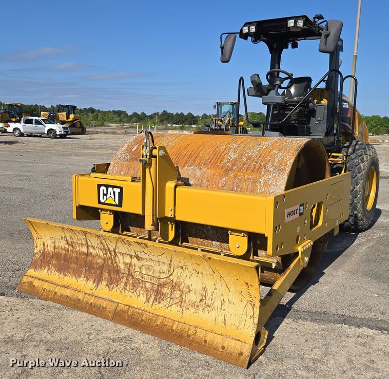 2019 Caterpillar CS56B single drum vibratory roller - DW1899