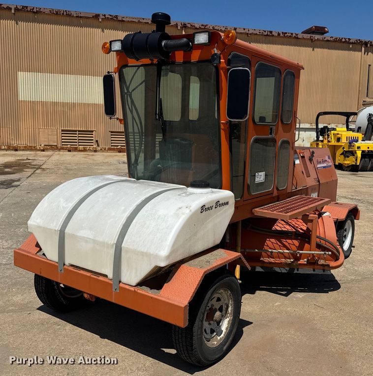 2017 Broce CRT350 broom - EC3531
