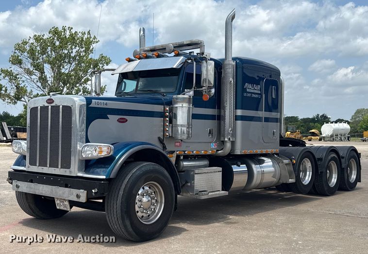 2022 Peterbilt 389 semi truck - ED5658