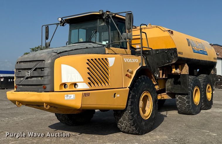 2008 Volvo A25E water wagon - EE0031