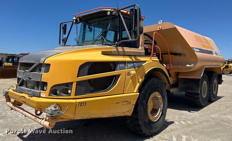 2015 Volvo A25G water wagon - EE0069