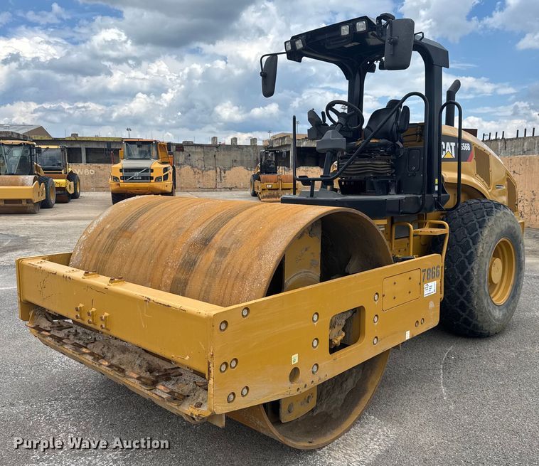2019 Caterpillar CS56B single drum vibratory roller - EE0071