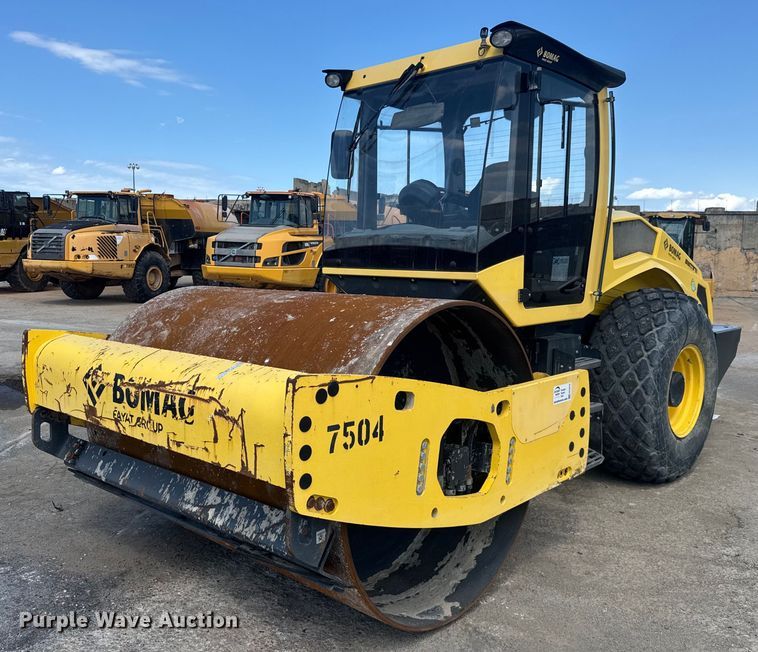 2018 Bomag 211D-5 single drum vibratory roller - EE0078