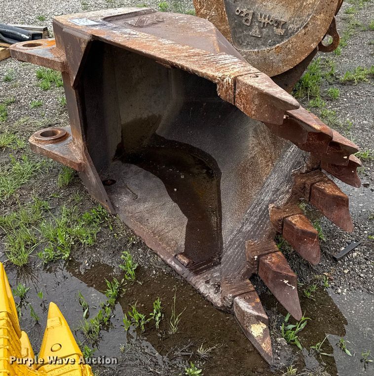 Hensley v-bottom bucket - EF3103