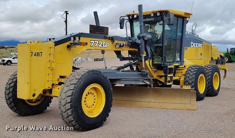 2018 John Deere 772G motor grader - EH0243
