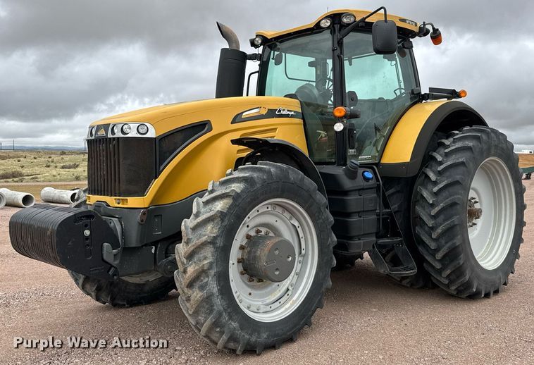 2016 Challenger MT675E MFWD tractor - EH0268