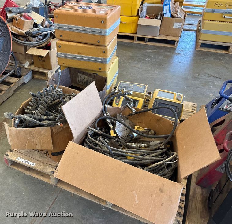 Topcon  GPS equipment - EJ3780