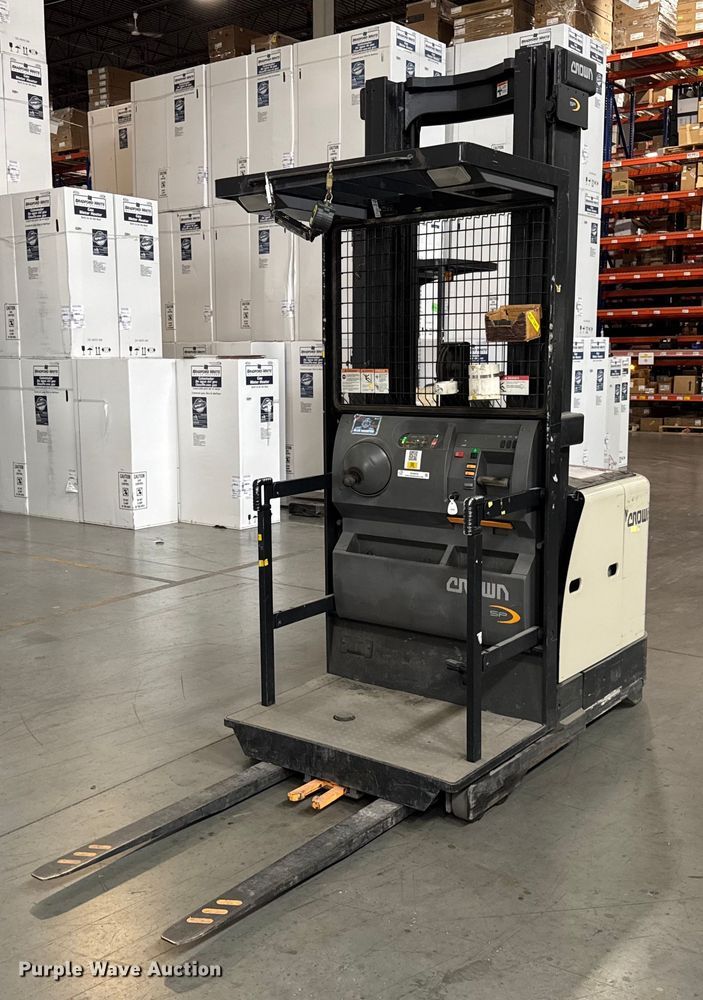 2016 Crown SP3520-30 order picker - DH9973