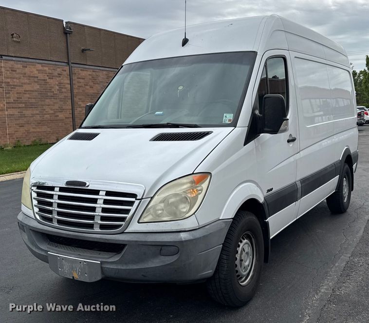 2010 Freightliner Sprinter 2500 delivery van - DH9984