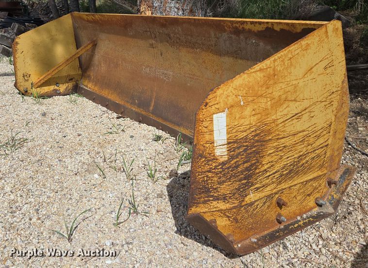 Skid steer snow pusher - DT7183