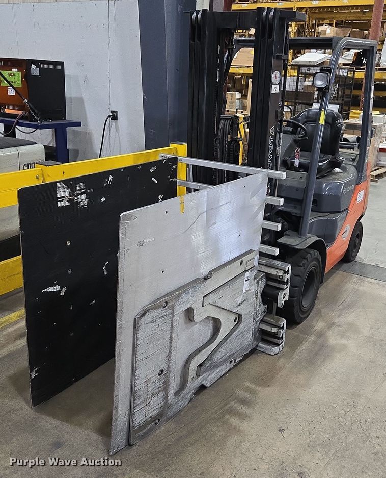 Toyota 8FGU18 forklift - DU7756