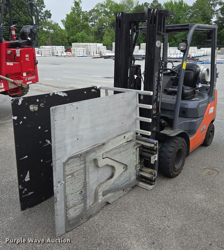 Toyota 8FGU18 forklift - DU7757