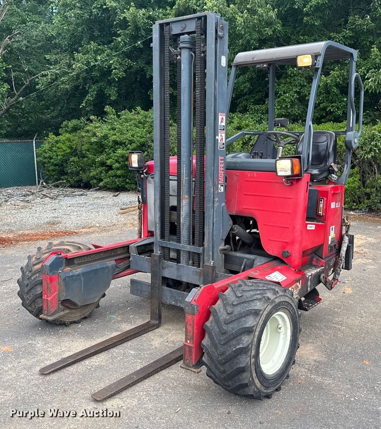 2015 Moffet M8 55.3 forklift - DW1968