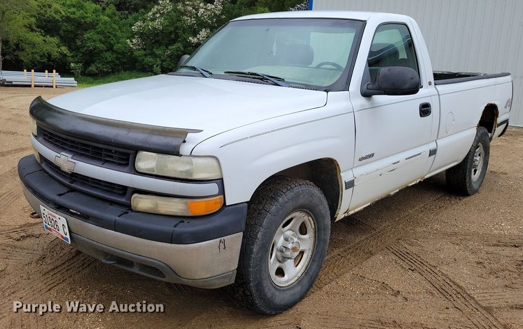 2001 Chevrolet Silverado 1500 pickup truck - DX6985
