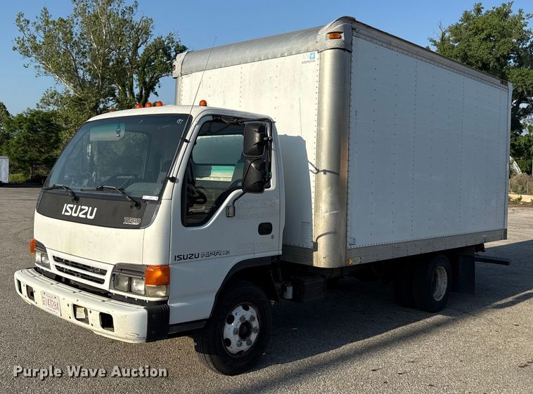 2005 Isuzu NPR HD box truck - DZ4093