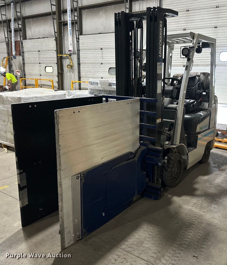 2019 UniCarriers CSF40 forklift - EB2585